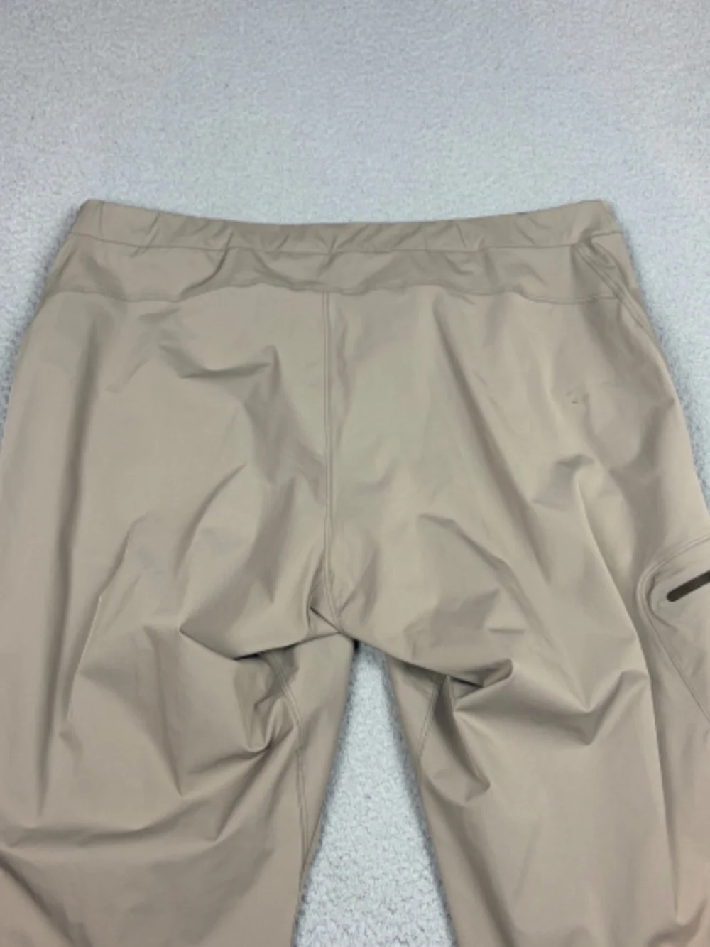 Arc'teryx Pants Mens XXL Beige Hiking Pants Zip Pockets Belted Nylon Outdoors
